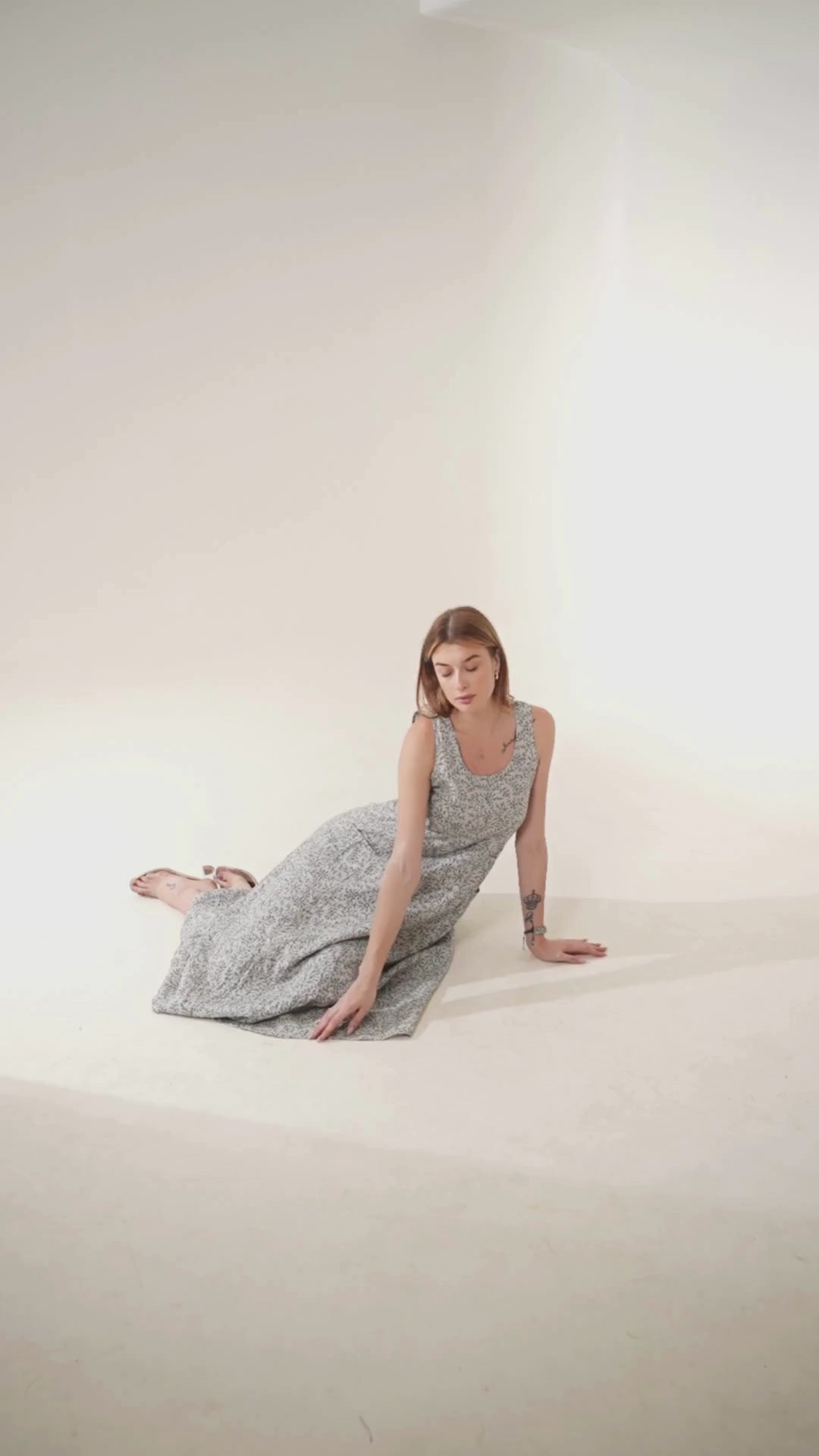 Video showcasing women in motion, highlighting the comfort and style of linen clothing for women.